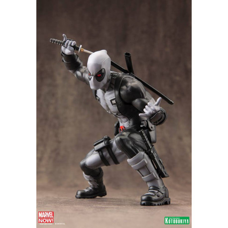 Figura Deadpool - Super Deluxe Vinyl [BAJO PEDIDO]